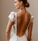 Crepuscule, robe de mariée par Elsa Gary, showroom Queen to be à Bruxelles