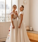 Crepuscule et Fleur de Printemps, robes de mariée par Elsa Gary, showroom Queen to be à Bruxelles
