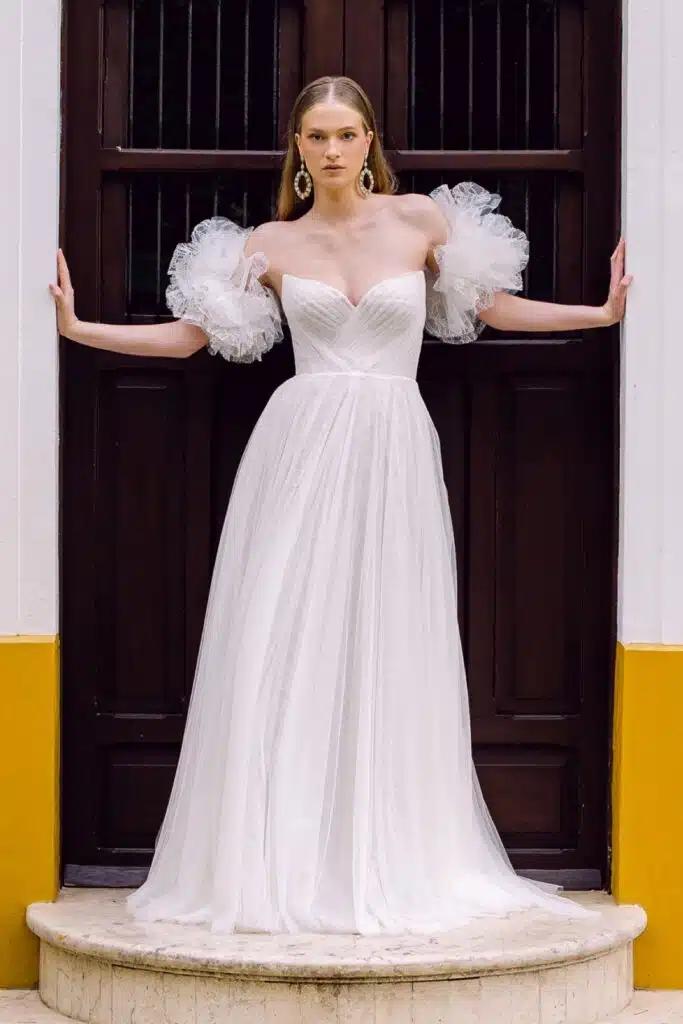 Estrella par Watters, créatrice de robes de mariée chez Queen to be