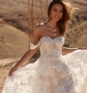 Amelie, robe de mariée Madi Lane, showroom Queen to be