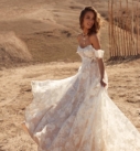 Amelie, robe de mariée Madi Lane, showroom Queen to be