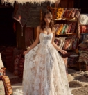 Amelie, robe de mariée Madi Lane, showroom Queen to be