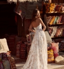 Amelie, robe de mariée Madi Lane, showroom Queen to be