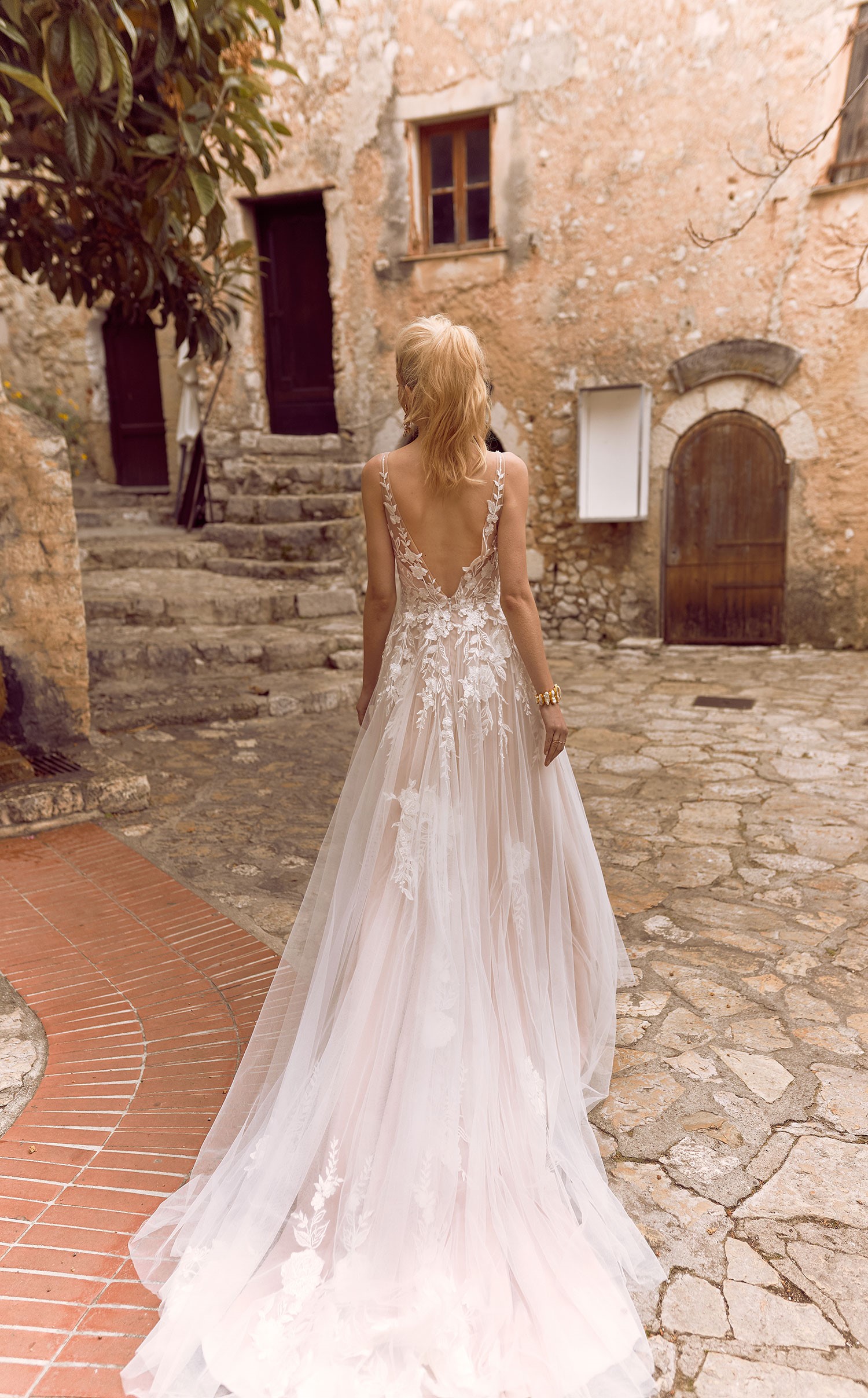 Halani, robe de mariée Madi Lane, showroom Queen to be