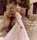 Halani, robe de mariée Madi Lane, showroom Queen to be