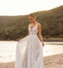 Jaya, robe de mariée Madi Lane, showroom Queen to be