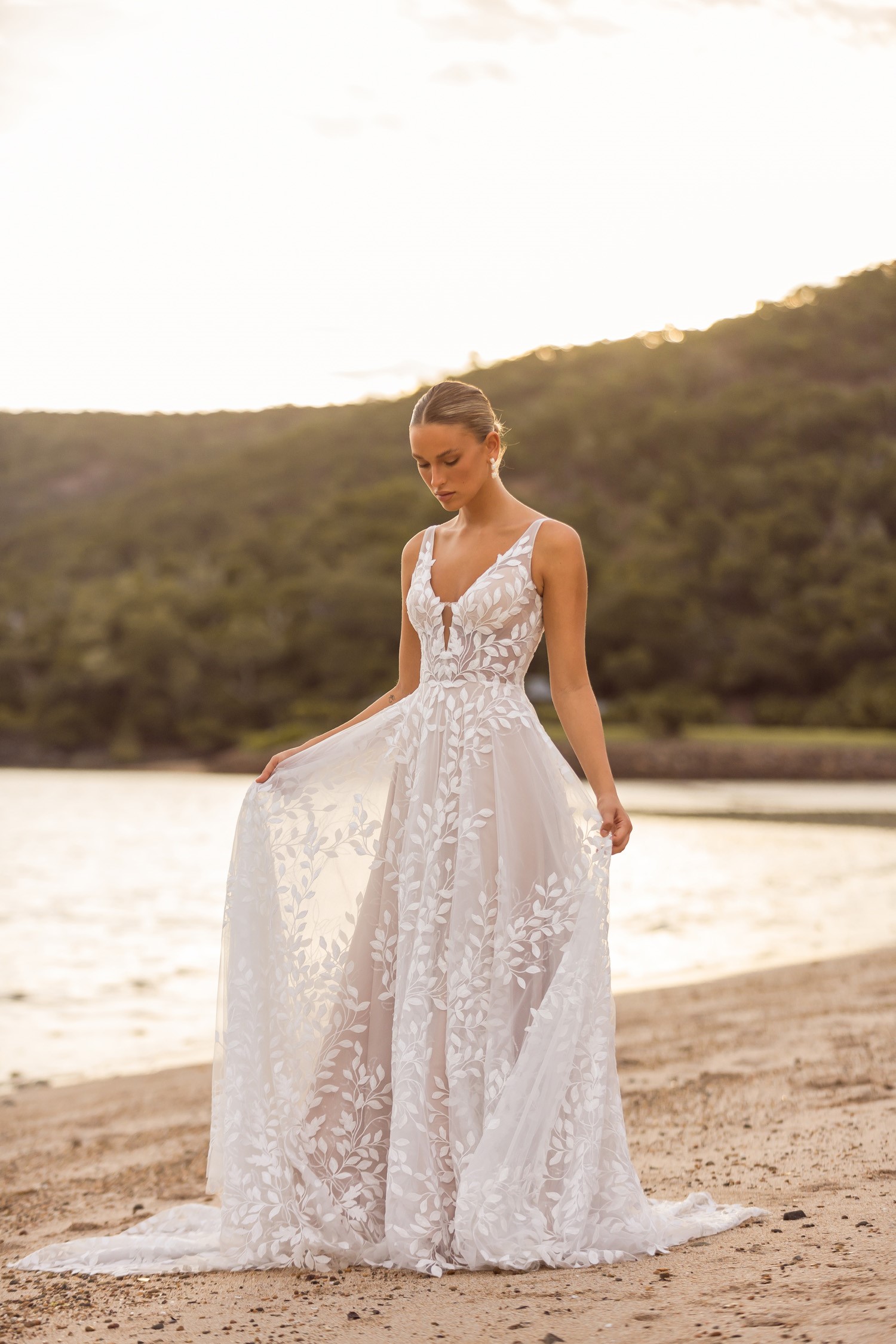 Jaya, robe de mariée Madi Lane, showroom Queen to be