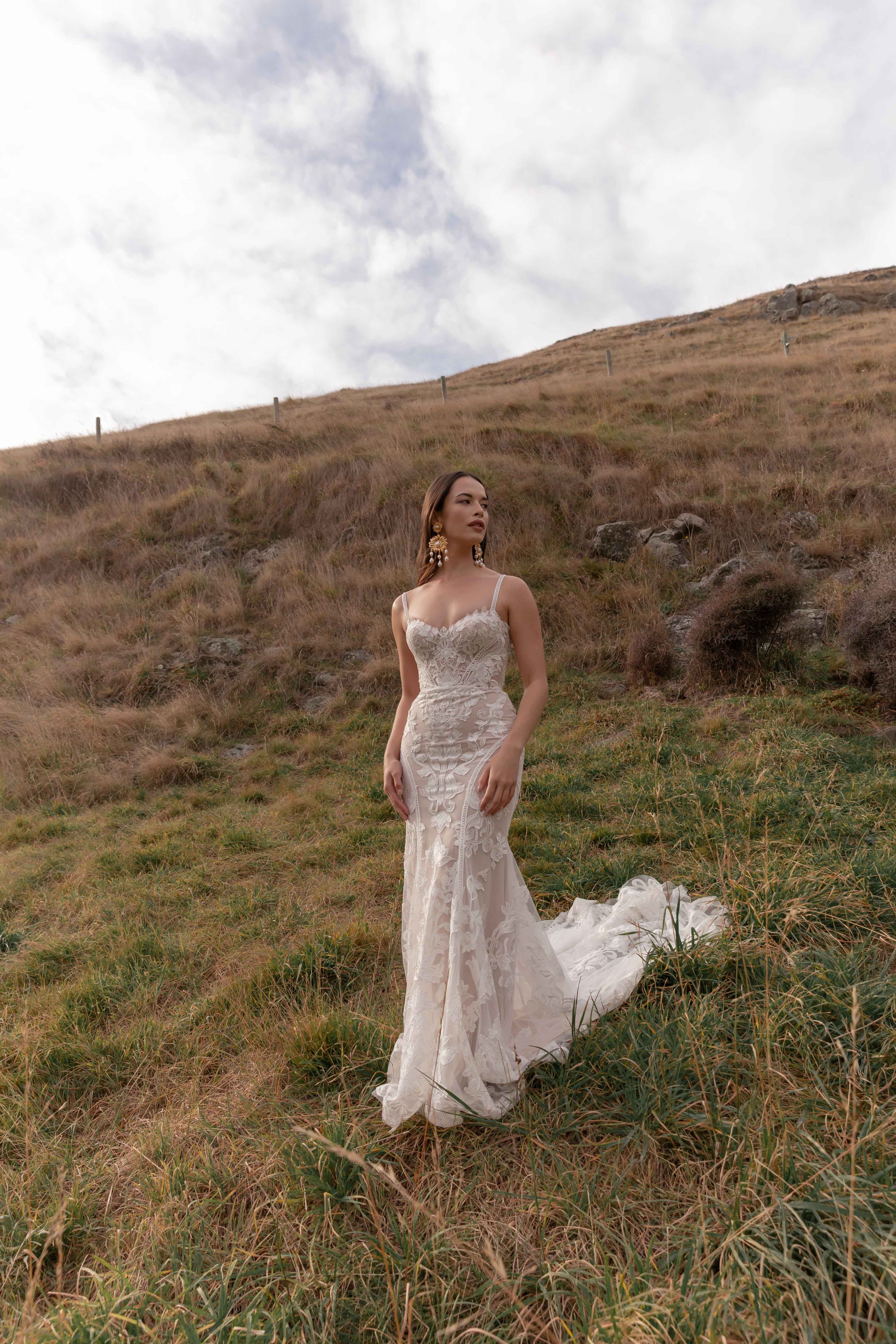 Krysta, robe de mariée Madi Lane, showroom Queen to be