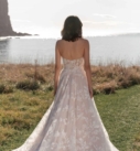 Kyann, robe de mariée Madi Lane, showroom Queen to be