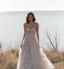 Kyann, robe de mariée Madi Lane, showroom Queen to be