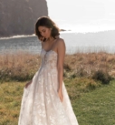 Kyann, robe de mariée Madi Lane, showroom Queen to be