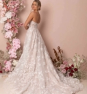 Kyann, robe de mariée Madi Lane, showroom Queen to be