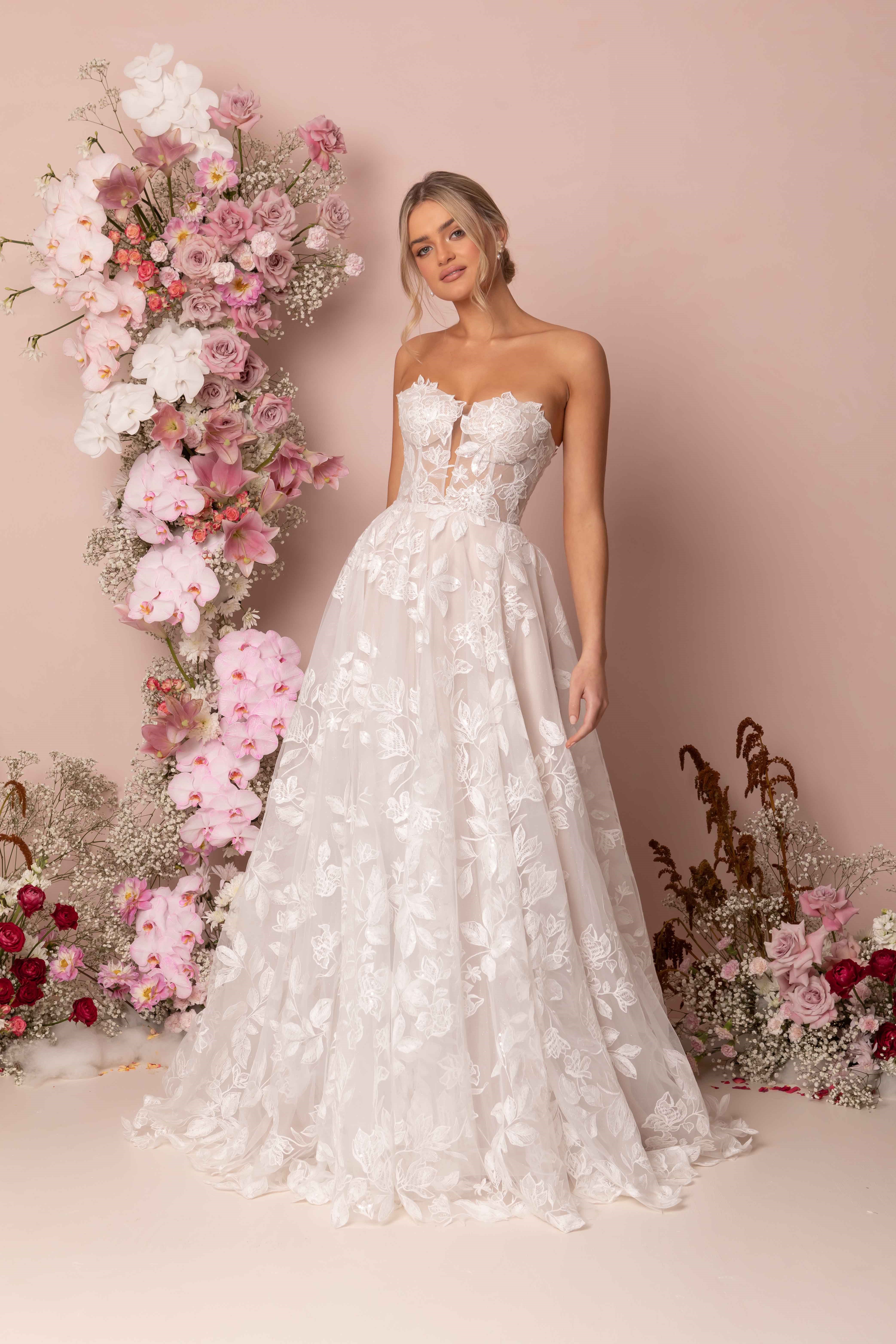 Kyann, robe de mariée Madi Lane, showroom Queen to be