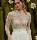 Alexis, robe de mariée Catherine Deane, au showroom Queen to be