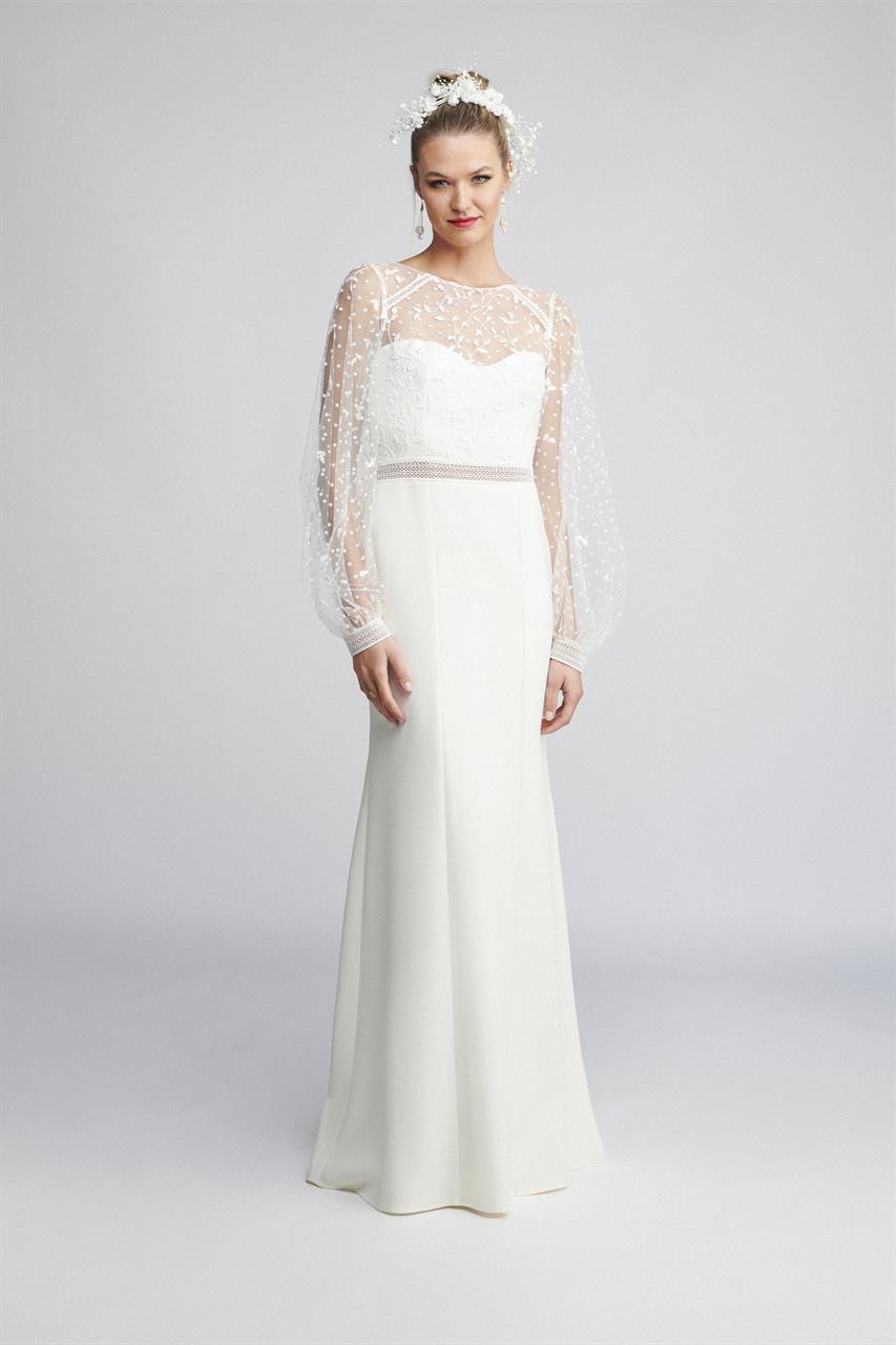Alizée, robe de mariée Marylise, au showroom Queen to be