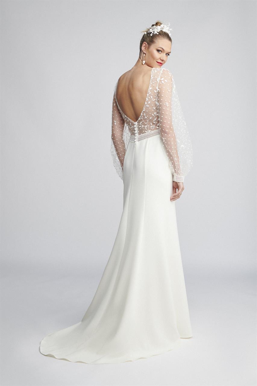 Alizée, robe de mariée Marylise, au showroom Queen to be