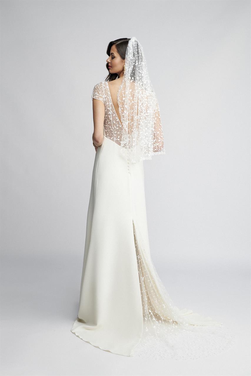 Brigitte, robe de mariée Marylise, au showroom Queen to be