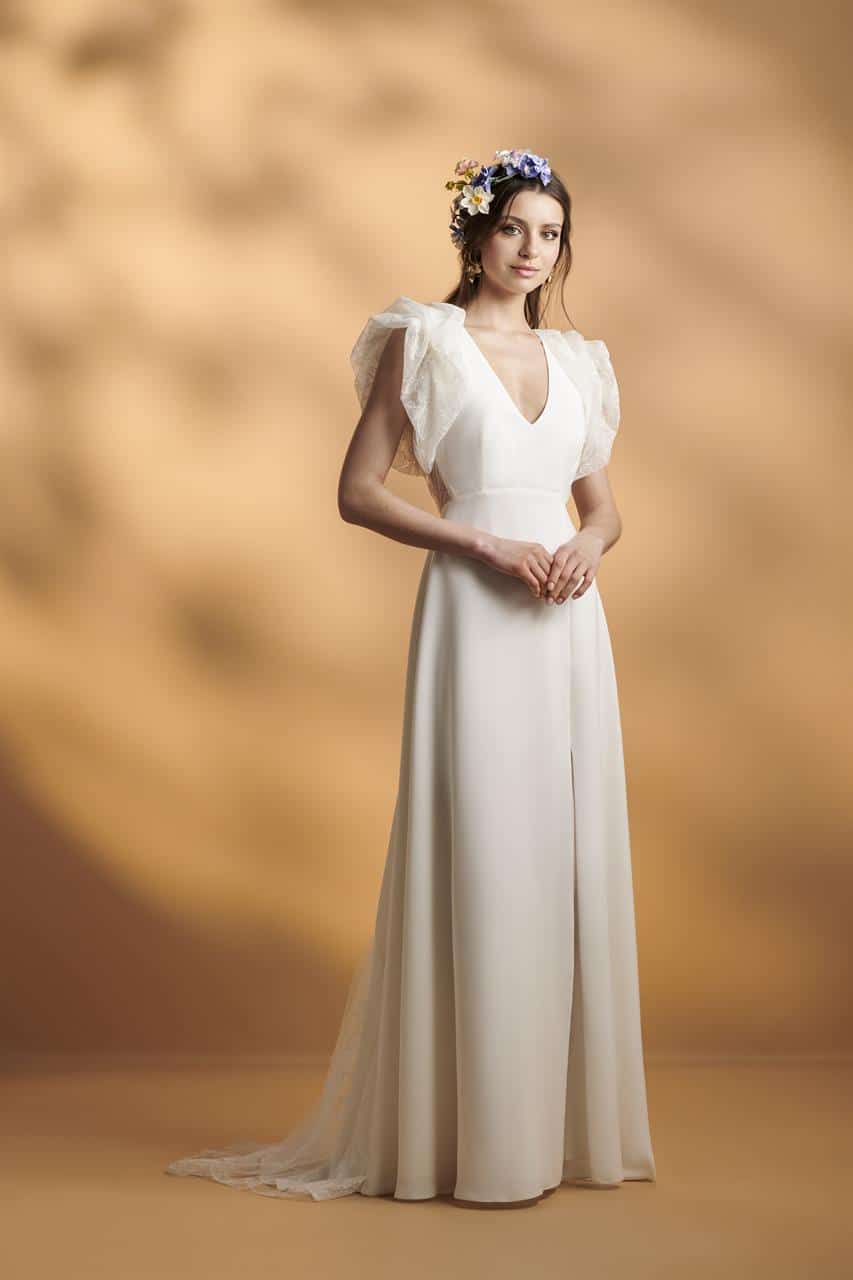 Nacre, robe de mariée Rembo Styling, au showroom Queen to be