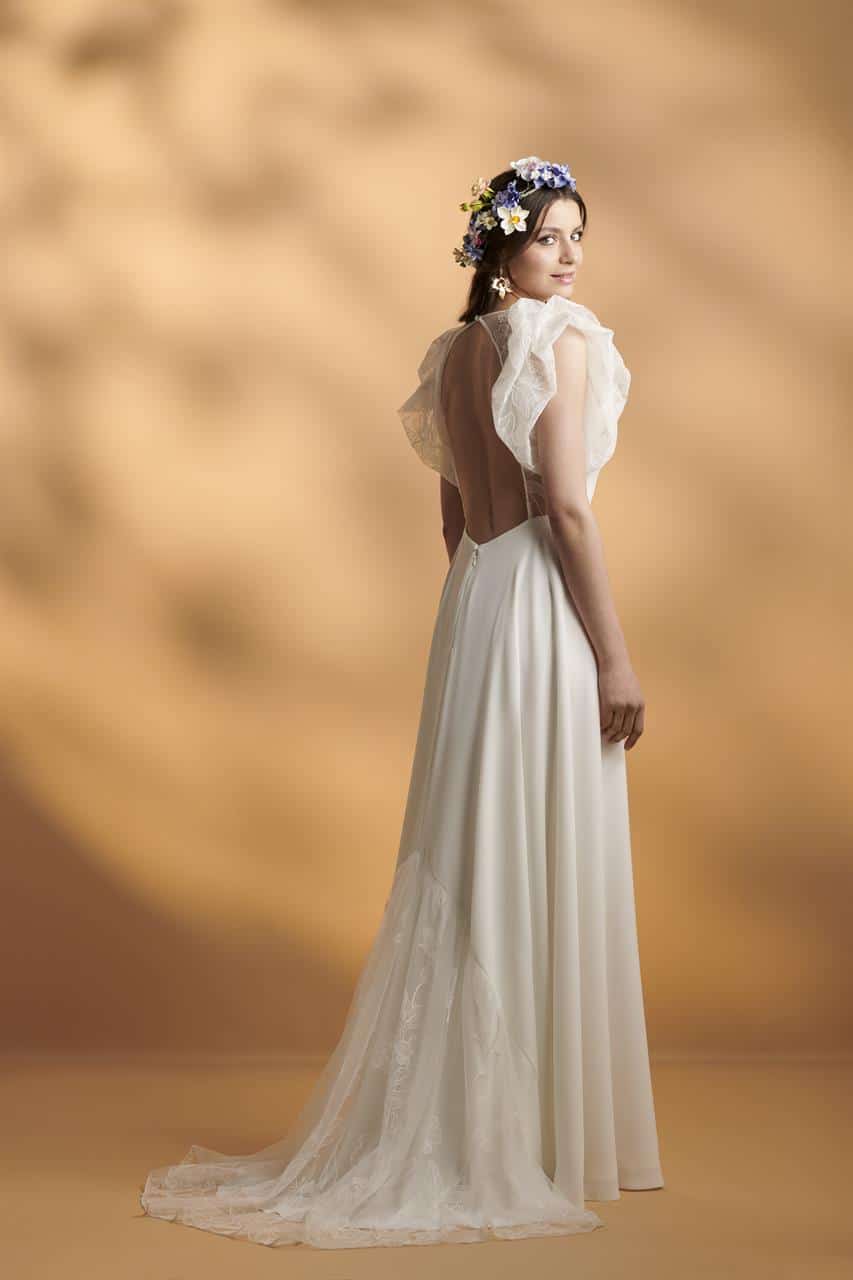 Nacre, robe de mariée Rembo Styling, au showroom Queen to be