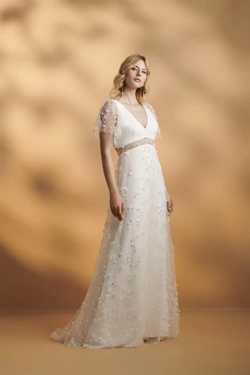 Nature, robe de mariée Rembo Styling, au showroom Queen to be