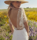 Nature, robe de mariée Rembo Styling, au showroom Queen to be