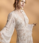 Zara, robe de mariée Rembo Styling, au showroom Queen to be