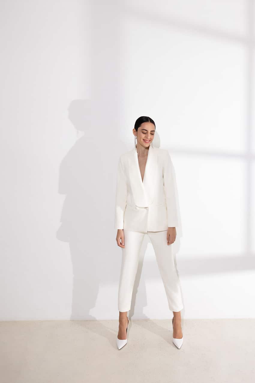 Amelia Jacket, robe de mariée minimaliste, pas chère, de la créatrice Grecque Annadi