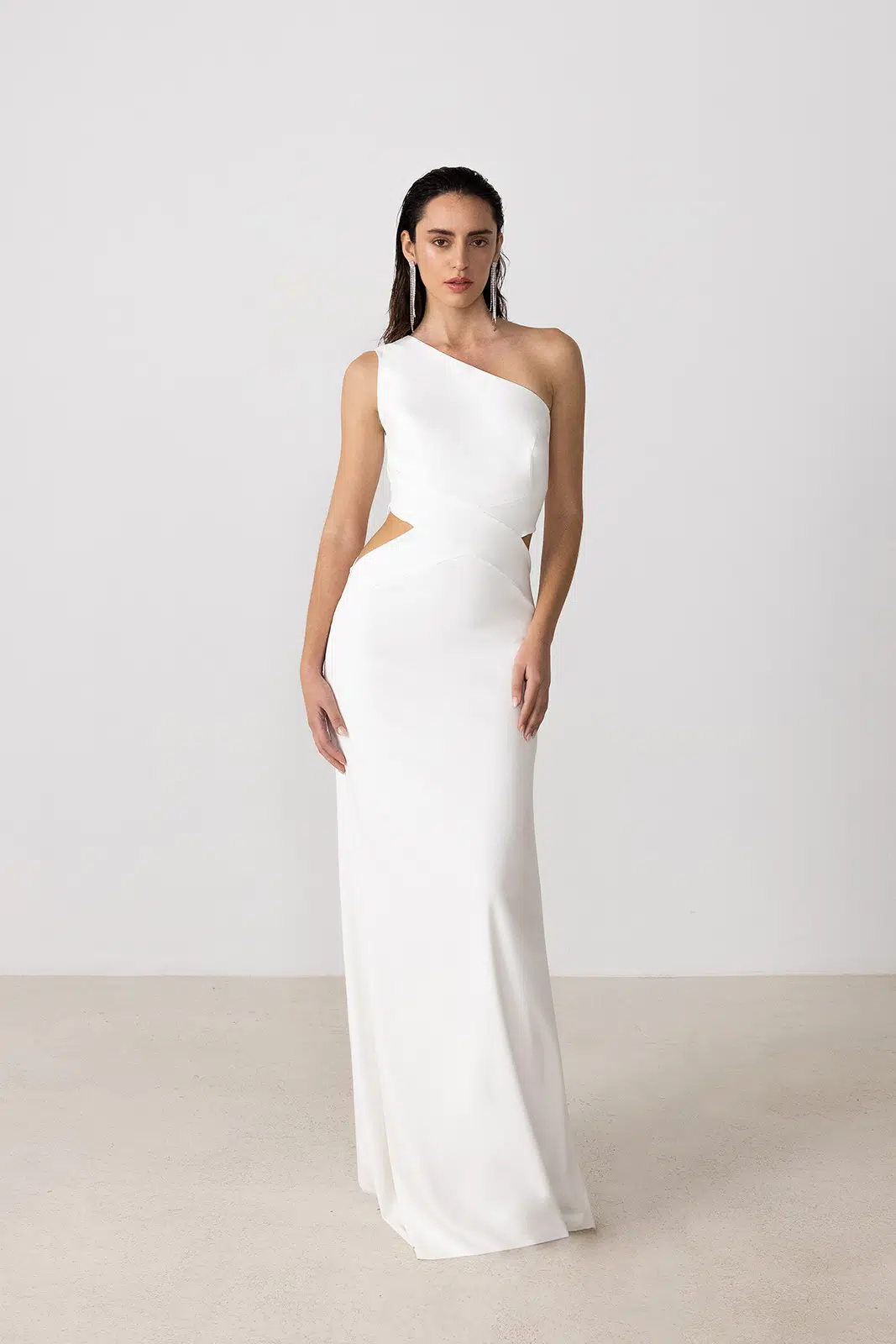 Amal Dress, robe de mariée minimaliste, pas chère, de la créatrice Grecque Annadi