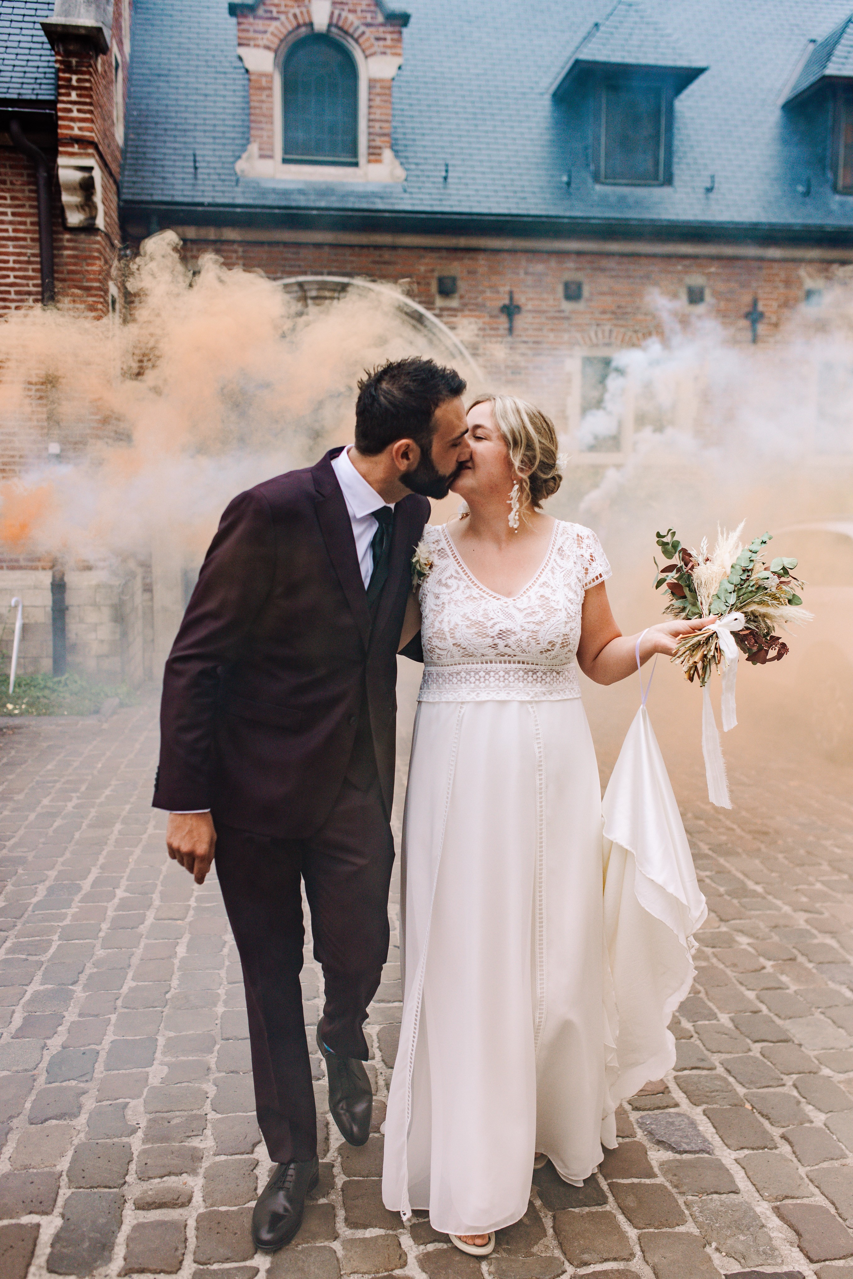 Sophie, Queen du jour dans sa robe de mariée par Elsa Gary