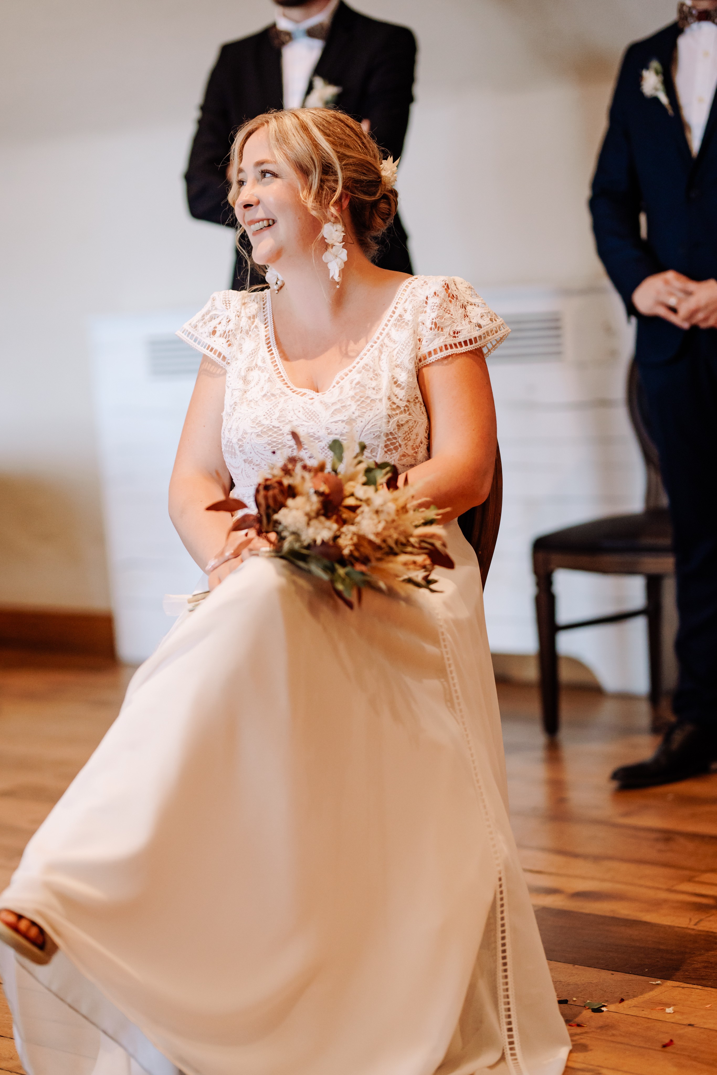 Sophie, Queen du jour dans sa robe de mariée par Elsa Gary