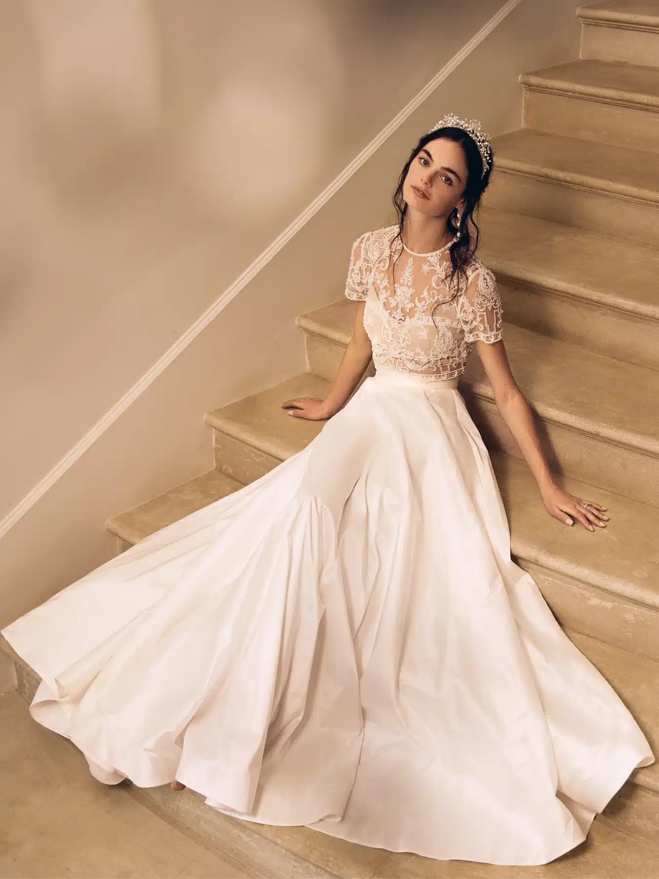 Diora Topper, robe de mariée de créateur par Catherine Deane, showroom Queen to be