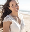 Venus, robe de mariée par Angeola, showroom Queen to be