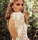Tori Gown, robe de mariée de créateur par Catherine Deane, showroom Queen to be