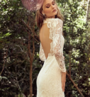 Tori Gown, robe de mariée de créateur par Catherine Deane, showroom Queen to be