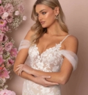 Kendall, robe de mariée Madi Lane, showroom Queen to be
