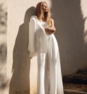 Peyton Blazer, robe de mariée Catherine Deane, au showroom Queen to be