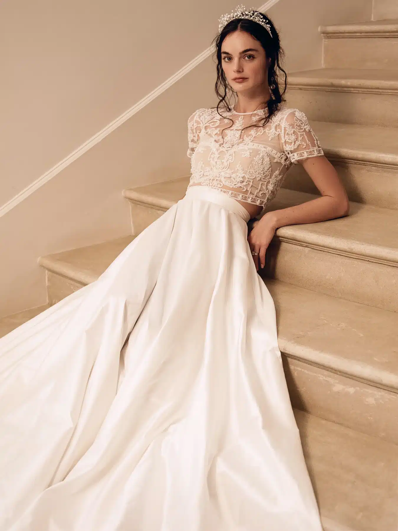 Diora Topper, robe de mariée Catherine Deane, au showroom Queen to be Diora Topper, robe de mariée Catherine Deane, au showroom Queen to be