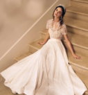 Diora Topper, robe de mariée Catherine Deane, au showroom Queen to be