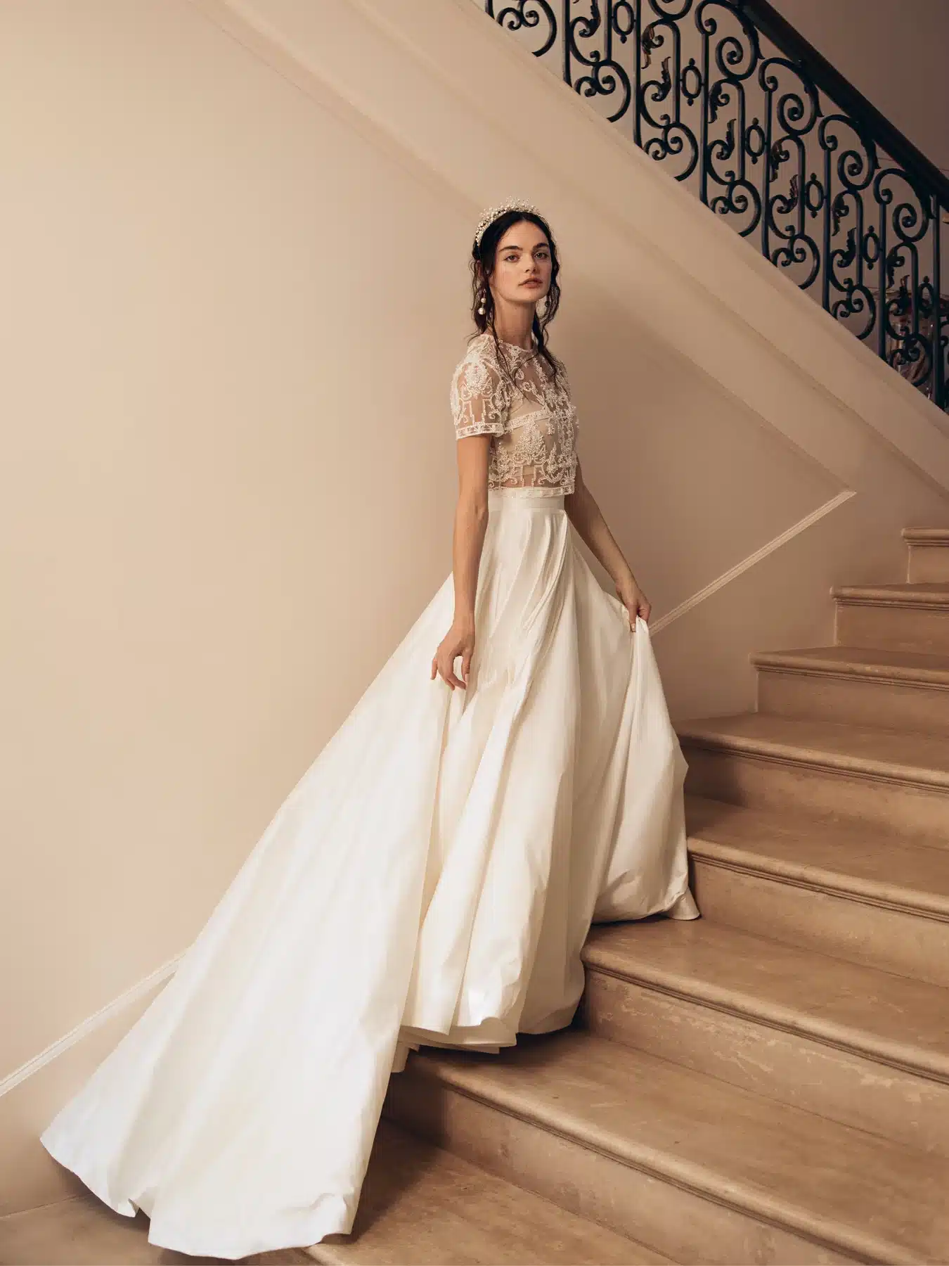 Diora Topper, robe de mariée Catherine Deane, au showroom Queen to be Diora Topper, robe de mariée Catherine Deane, au showroom Queen to be