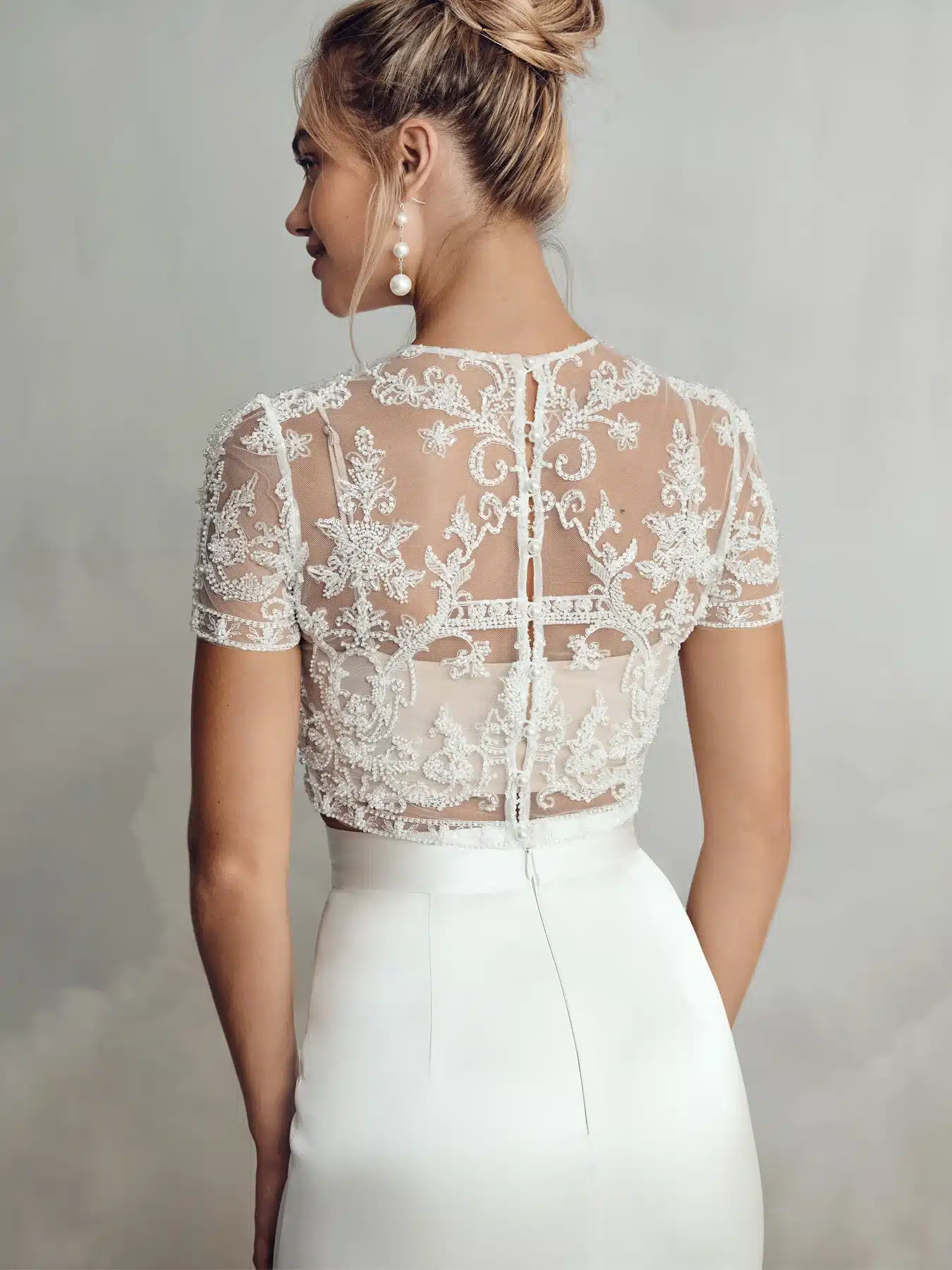 Diora Topper, robe de mariée Catherine Deane, au showroom Queen to be Diora Topper, robe de mariée Catherine Deane, au showroom Queen to be