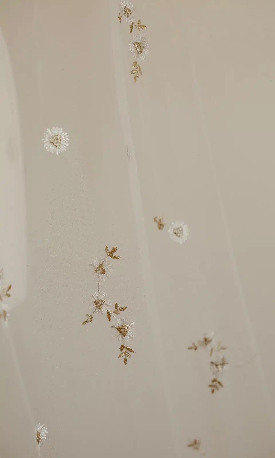 Luna Veil par Daughters of Simone, créatrice de robe de mariée Luna Veil par Daughters of Simone, créatrice de robe de mariée