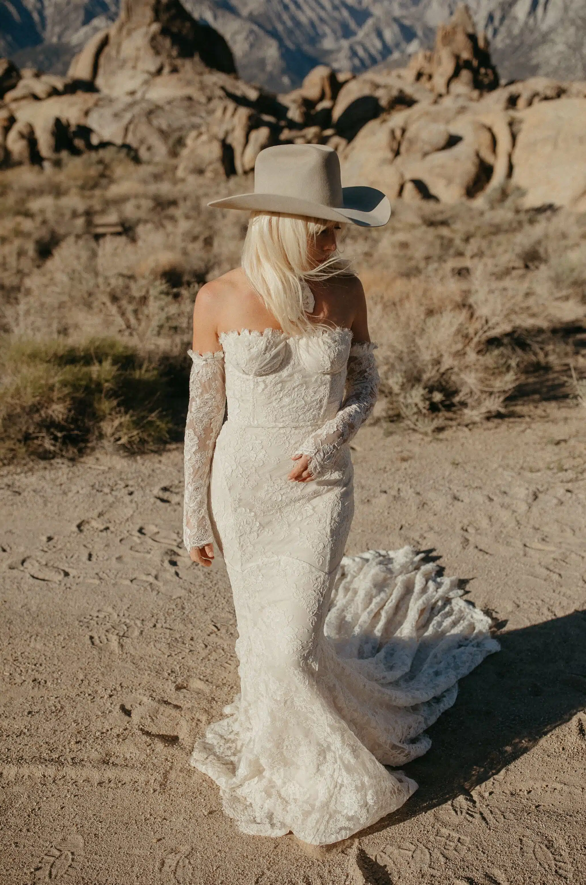 Ren par Daughters of Simone, créatrice de robe de mariée