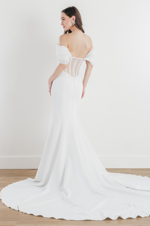 Amita by Watters 2 Amita, robe de mariée sièrene par Watters