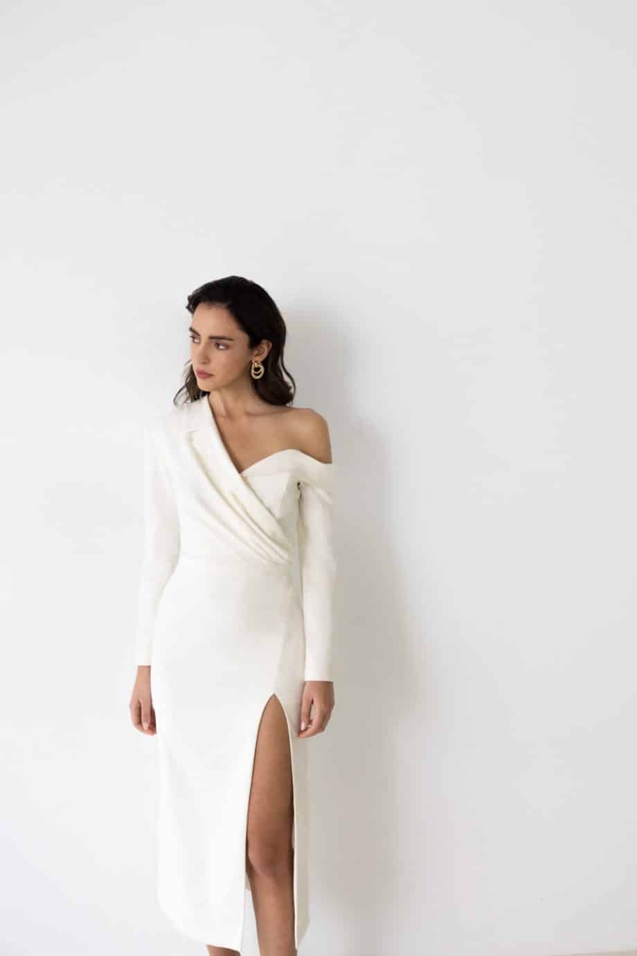 Frida Dress, robe de mariée minimaliste, pas chère, de la créatrice Grecque Annadi