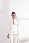 Amelia Jacket, robe de mariée minimaliste, pas chère, de la créatrice Grecque Annadi