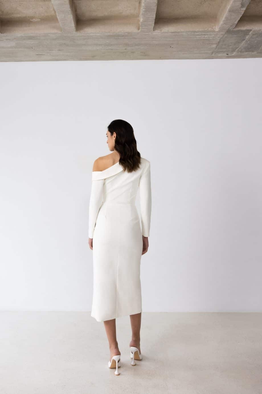 Frida Dress, robe de mariée minimaliste, pas chère, de la créatrice Grecque Annadi