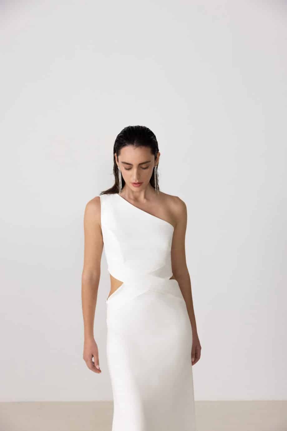 Amal Dress, robe de mariée minimaliste, pas chère, de la créatrice Grecque Annadi